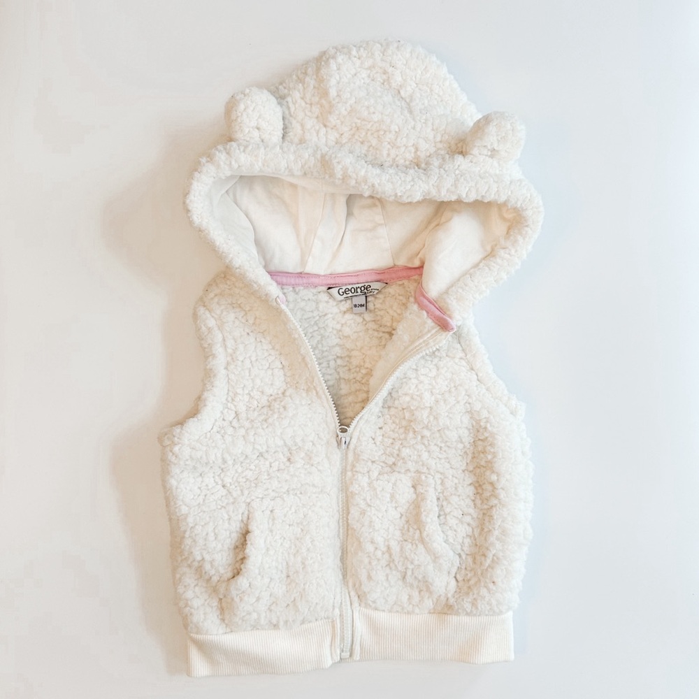 George Vest (18-24m)